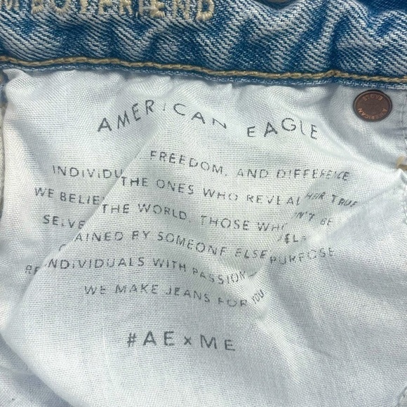 Women’s American Eagle 90s Slim Boyfriend Ripped Jeans - Picture 6 of 7